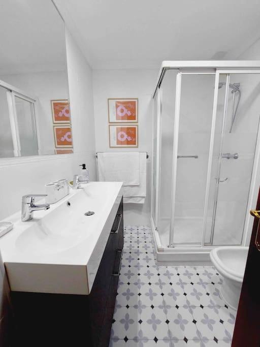 Torre Del Mar Deluxe Close To Beach & Parking Sinese Design Homes Екстер'єр фото